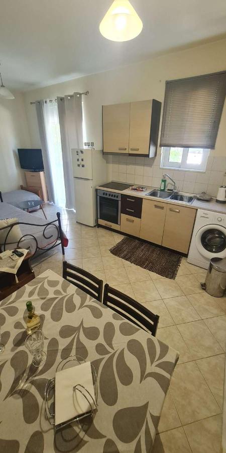 Retas Apartment Kremasti  Bagian luar foto